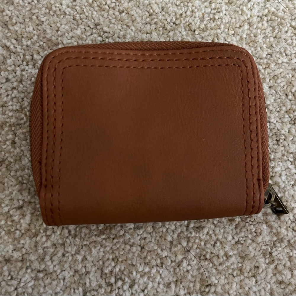 Universal Thread Small Zip Wallet